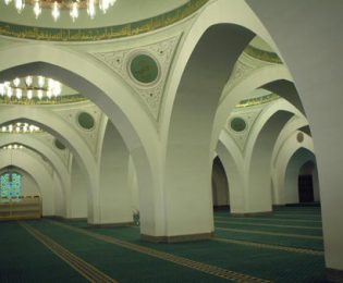 پیامبر و ابوبکر در مسجد قبا ؟!